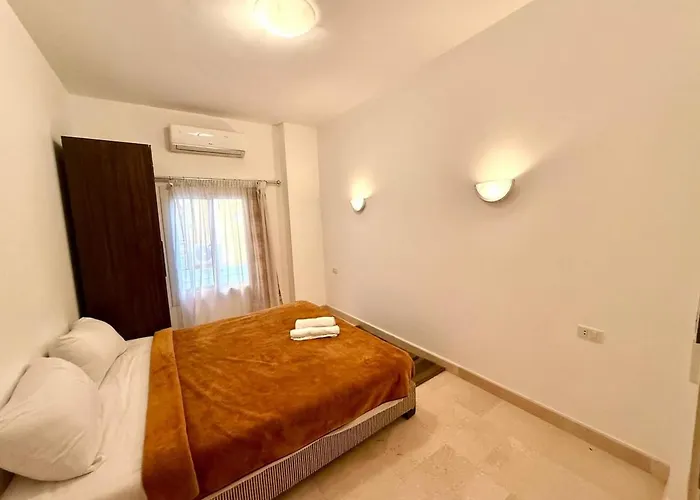 Daire Amazing 2br - Al Dora Resort,