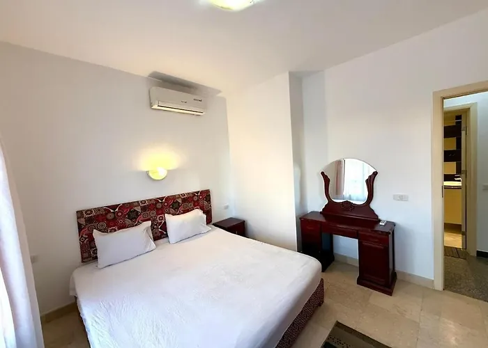 Daire Amazing 2br - Al Dora Resort,