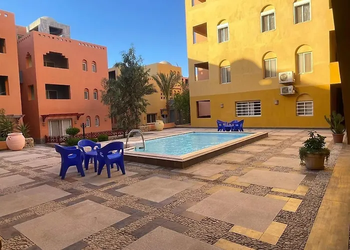 Daire Amazing 2br - Al Dora Resort, *